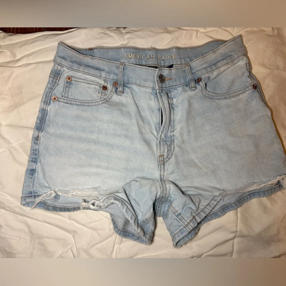 American Eagle Strigid Super High-Waisted Denim Shorts Women’s Size 6 - Picture 2 of 5